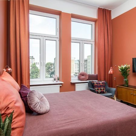 Barbacan Suites - Old Town Apartments - By Upstairs Краків Екстер'єр фото