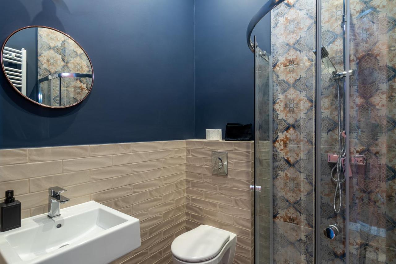 Barbacan Suites - Old Town Apartments - By Upstairs Краків Екстер'єр фото