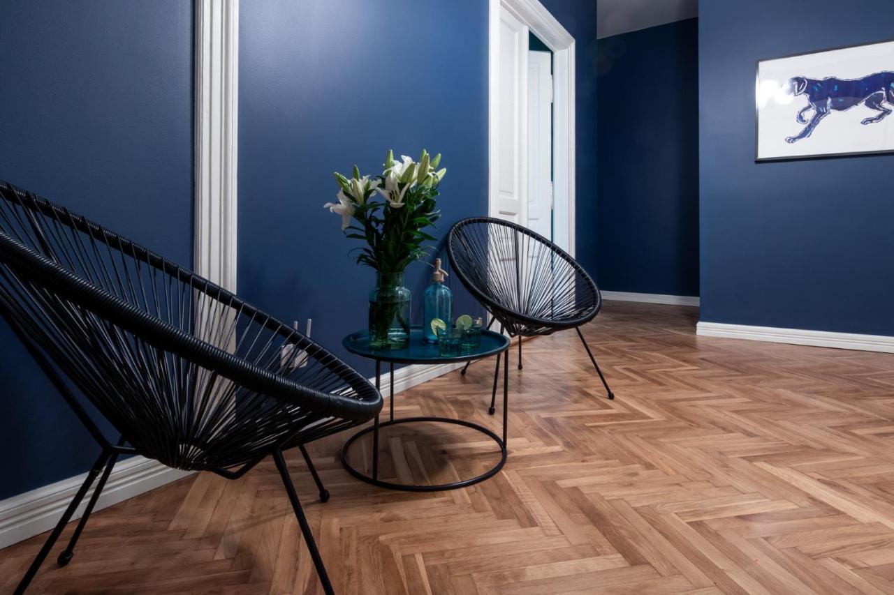 Barbacan Suites - Old Town Apartments - By Upstairs Краків Екстер'єр фото