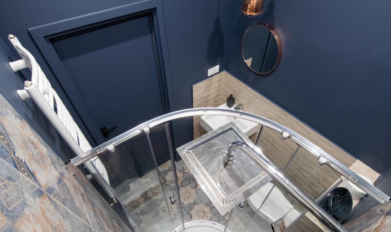 Barbacan Suites - Old Town Apartments - By Upstairs Краків Екстер'єр фото