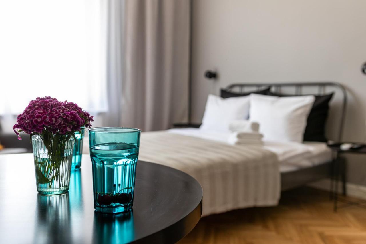 Barbacan Suites - Old Town Apartments - By Upstairs Краків Екстер'єр фото
