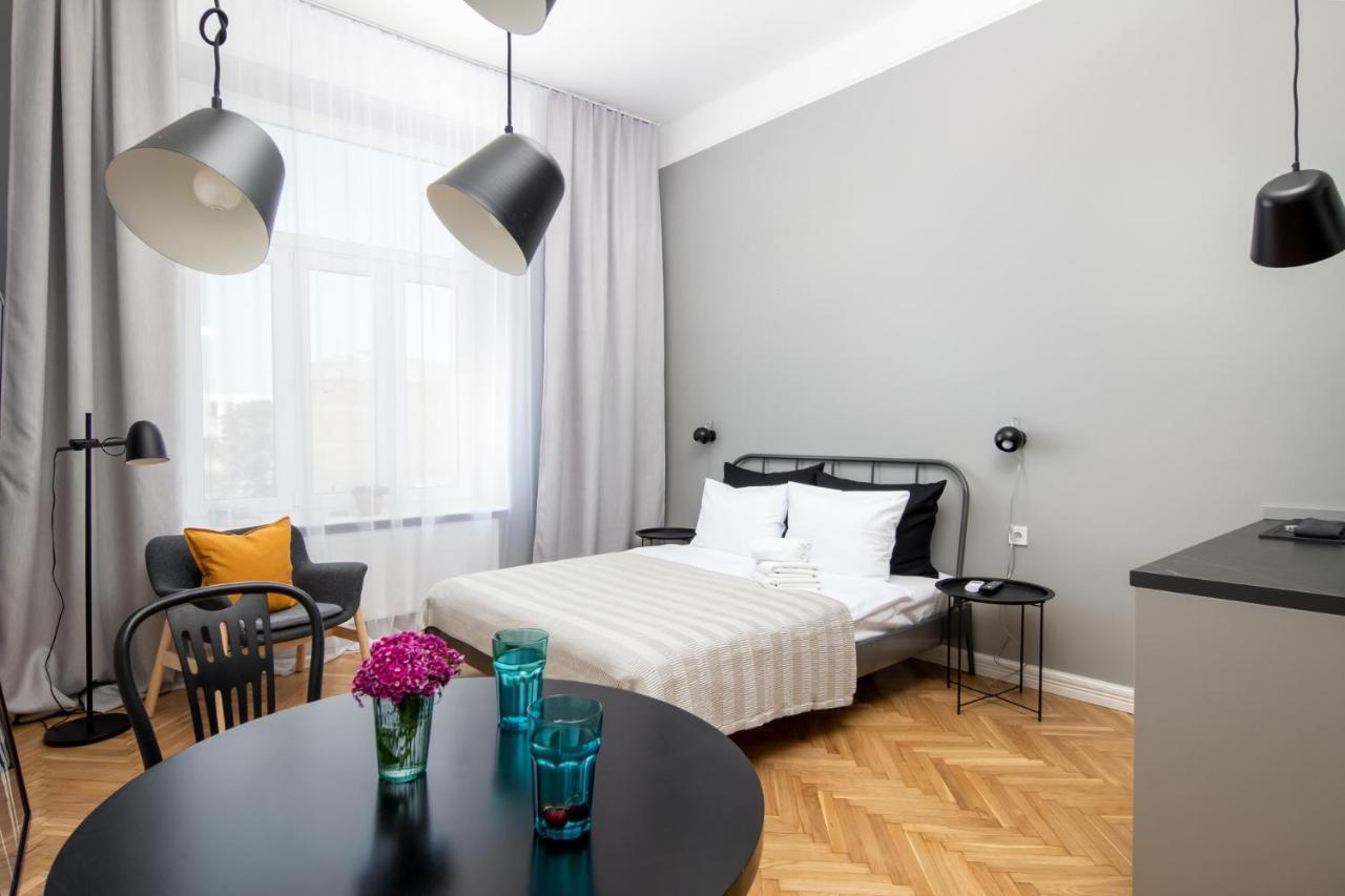 Barbacan Suites - Old Town Apartments - By Upstairs Краків Екстер'єр фото